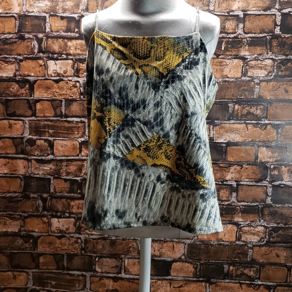 Women Top Zenobia XXX